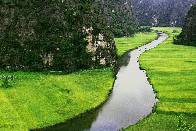 Hoa Lu Tam Coc Full-Day DELUXE Tour Including BUFFET LUNCH & River Boat Ride - From Hanoi to Hoa Lu and Tam Coc: what you’re really signing up for