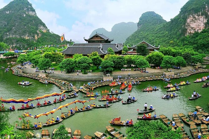 Hoa Lu – Tam Coc Full-Day Tour from Hanoi with Limousine Transfer - Entering Hoa Lu Ancient Capital: Dinh and Le Temples