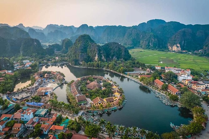Hoa Lu – Tam Coc Full-Day Tour from Hanoi with Limousine Transfer - Lunch in a Local Setting: A Real Vietnamese Break
