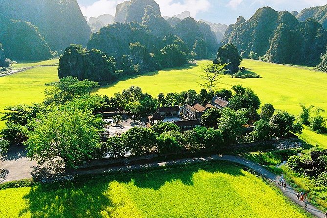 Hoa Lu Tam Coc Full Day Tour: Small Group Tour & Buffet Lunch - Should You Book This Hoa Lu and Tam Coc Day Trip?