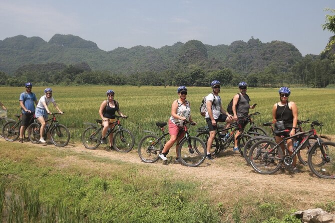 Hoa Lu - Tam Coc - Mua Cave 1 Day with Cycling, Hiking, Lunch - Stop 3: Mua Cave and the 500-Step View of Ninh Binh