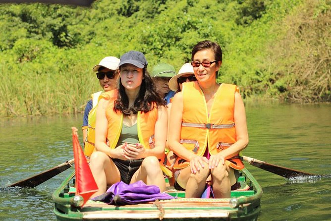 Hoa Lu Temple, Trang An boat trip & Mua Cave Mountain day trip - best selling - Stop 3: Mua Cave climb—nearly 500 steps for the wide view