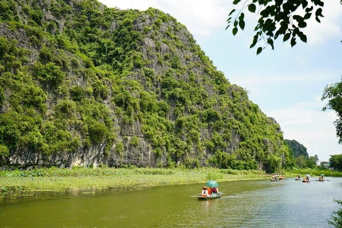 Hoa Lu - trang an - mua cave 1 day buffet luch - Trang An Landscape Complex: caves, temples, and a slow row