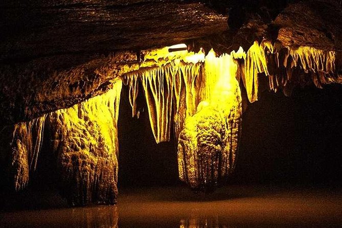 Hoa Lu - Trang An - Mua Cave- 1 Day Trip from Hanoi By Limousine and Small Group - Hoa Lu Temples of the Dinh & Le Dynasties: calm before the action