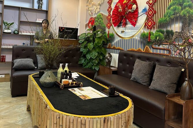 Hoang Spa Nourishing Shampoo & Head Shoulders Face Massage - A Hanoi head spa that fits real travel days