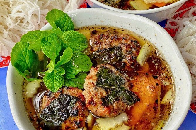 (HOT) Hanoi Guided Street Food and Train Street Tour with Local - Hoan Kiem Walking Street and Lake: A Breather After the Noise