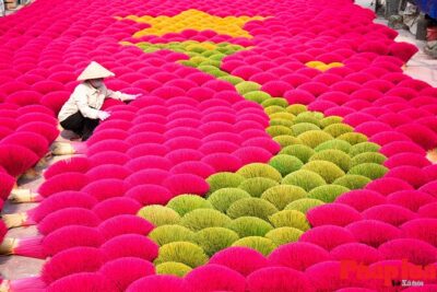Incense Village Private Tour from Hanoi to Ninh Binh Old Capital - Quang Phu Cau Incense Village: Photo Opportunities and Worker Craft