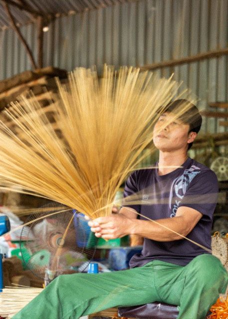 Incense Village-Tam Coc-Hoa Lu Small Group of 9 From Hanoi - The van ride to Ninh Bình: how to use the waiting time well