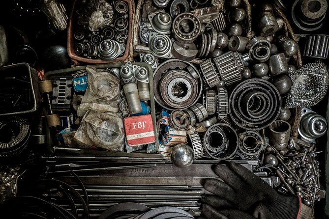 Into the Thieves Market Hanoi Photo Tour - What’s special about the Thieves Market photo walk experience