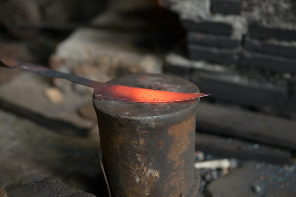 Knife Making in Blacksmith Village in Hanoi - Da Sy’s history: from wartime weapons to kitchen tools