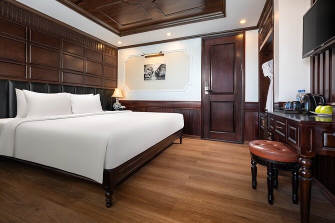 La Casta Cruise - 5 Star Luxury HALONG & LAN HA BAY - 2Day/1Night - Day 2 morning: sunrise tai chi, tea, then brunch before you go