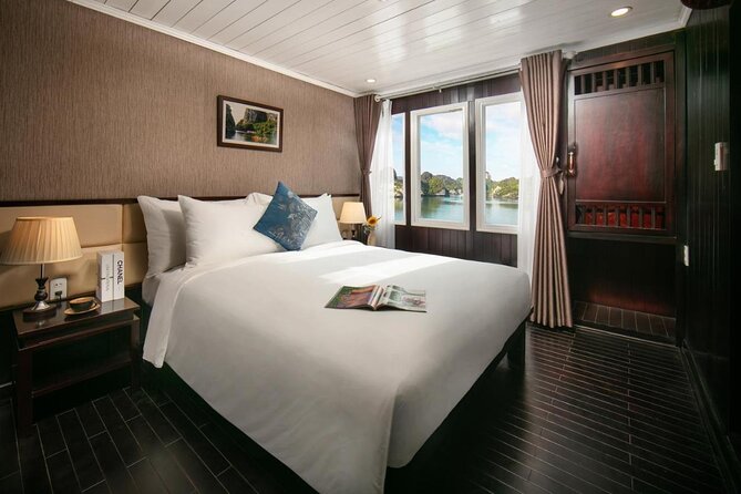 La Regina 2 days tour in Halong Bay & Bai Tu Long Bay - 4 star - Hạ Long Bay: the big-name scenes without the chaos
