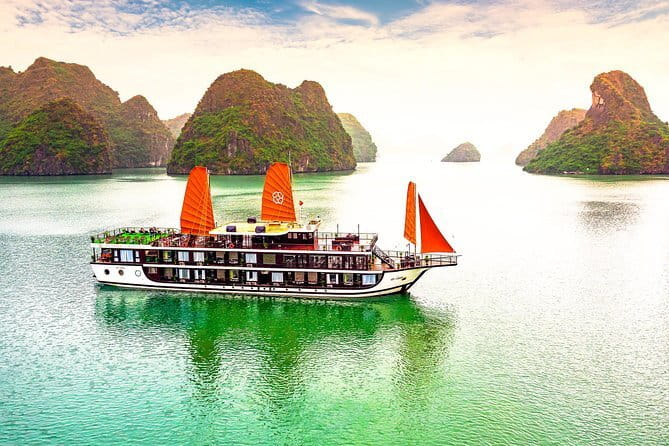 Lan Ha Bay 2 days tour with 3-star cruise - The Crew, the Flow, and Why “Smooth” Matters on a Boat