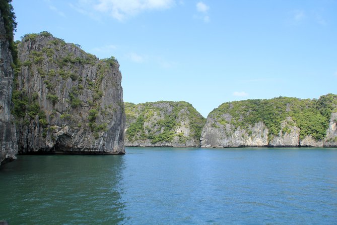 Lan Ha bay Boutique Cruise 2D/1N Tour: Kayaking & swimming at pristine places - Lan Ha Bay at 2D/1N: Kayaking, Night Swim, and a Real On-Board BBQ