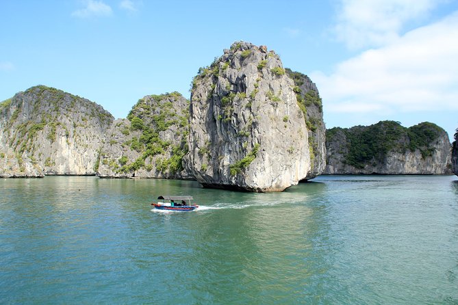 Lan Ha bay Boutique cruise 3D/2N: Kayaking - Swimming & Biking Viet Hai villages - Biking Viet Hai Villages in Cat Ba National Park