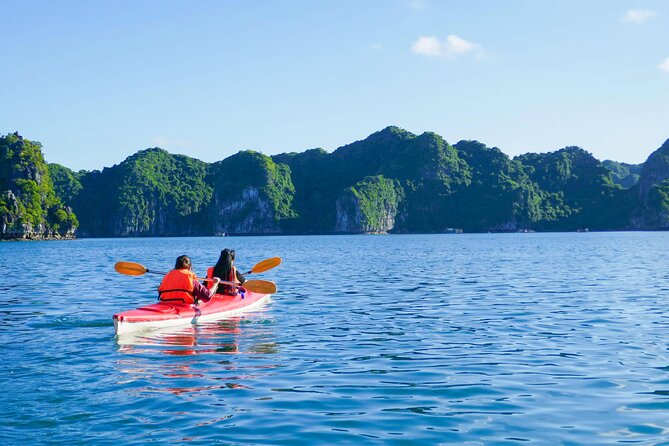Lan Ha Bay Day Tour From Ha Noi - Daiichi Cruise (VIP1) - Dark and Light Cave area in Lan Ha Bay: kayaking and reef-view time