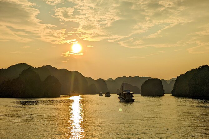Lan Ha Bay Day Tour From Ha Noi - Daiichi Cruise (VIP1) - Turtle Island and the 3:30pm dock: getting your sunset fix