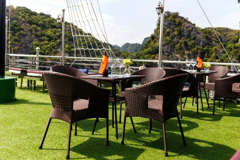 Lan Ha Bay Luxury Cruise with balcony - biking+kayak+tickets - The Food Plan: Local Meals, Chef Instruction, and Happy Hour