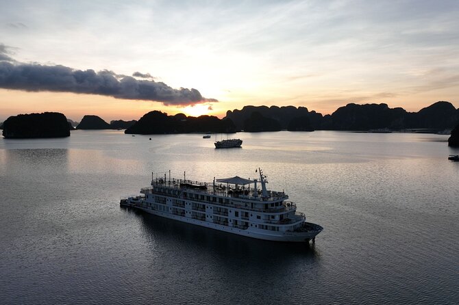 Lan Ha Bay Overnight on Paradise Grand Cruise - Food on Paradise Grand: fine dining energy without the fuss