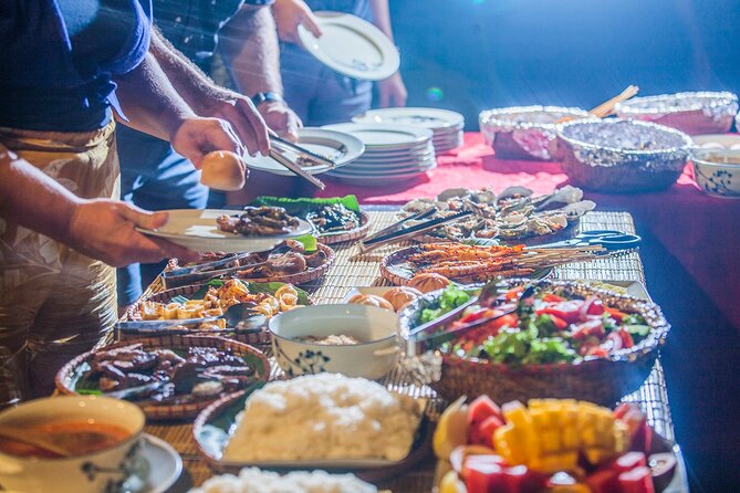 Lan Ha boutique & budget cruise 2D/1N: kayaking, swimming at pristine bay & meal - Day 1 on Lan Ha Bay: lunch at sea, then cruise time and evening onboard