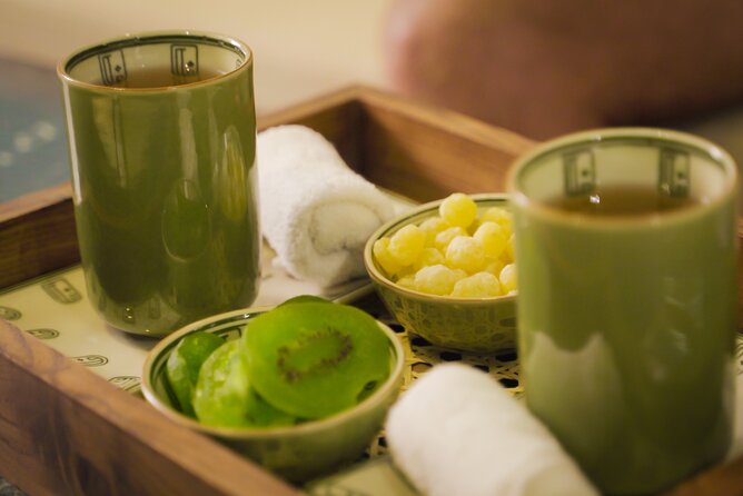 L’essence Relaxation Package for Lady: 240’ - Herbal steam and the 90-minute Lessence treatment: the “slow it down” middle