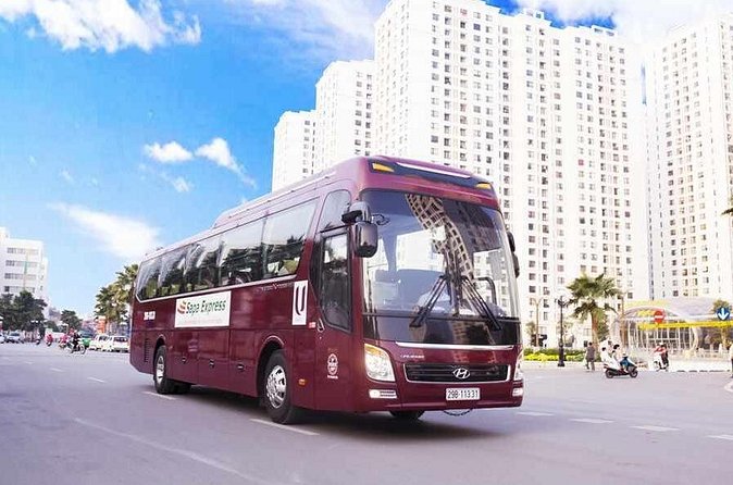Limousine bus : Ha Noi to Sapa and Back - The road experience: O Quy Ho Pass, villages, and waterfall views