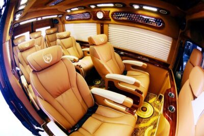 Limousine Bus SAPA - HANOI - On board comfort: reclining seats, USB charging, and WiFi reality