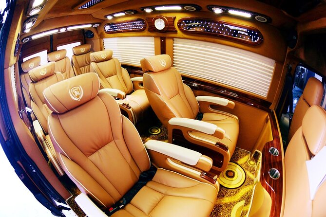 Limousine Bus SAPA - HANOI - On board comfort: reclining seats, USB charging, and WiFi reality