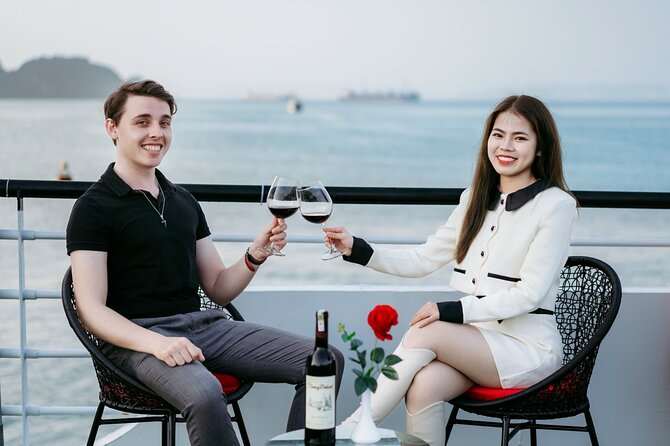 LUXURY Halong Bay Cruise 5 Stars Full Day Tour with Buffet Lunch - Ti Top Island: Swim Time or a Viewpoint Climb
