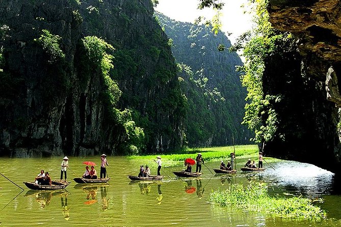 Luxury Hoa Lu - Tam Coc 1 Day Tour From Hanoi - By Limousine & Small Group - Tam Coc by bamboo boat: Ngo Đồng River caves and the Ha Long Bay on land feel