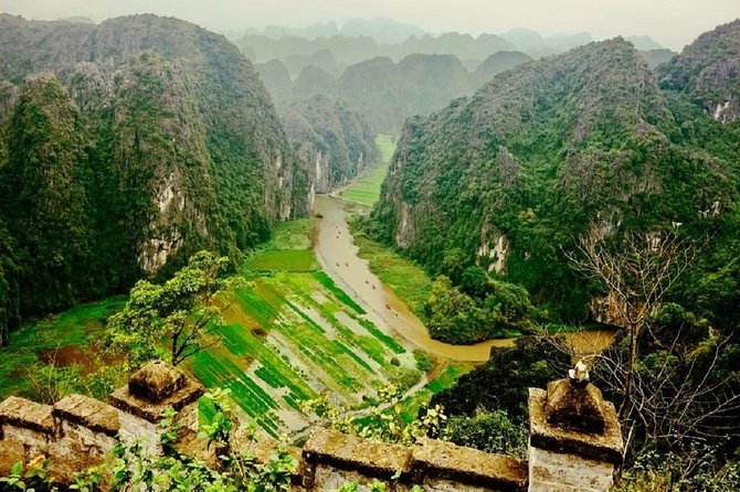 Luxury Hoa Lu - Tam Coc - Mua Cave 1 Day Tour - By Limousine & Small Group - Mua Cave (Dancing Cave): almost 500 steps for that panoramic view