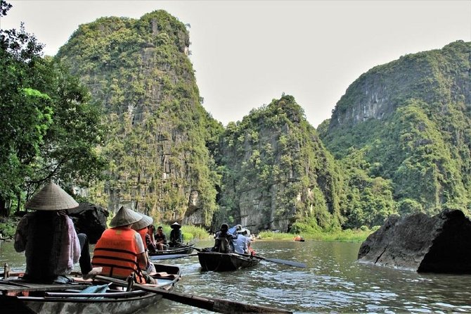Luxury Hoa Lu - Tam Coc - Mua Cave 1 Day Tour - By Limousine & Small Group - Tam Coc by bamboo boat: why the 1.5 hours feel like the heart of the tour