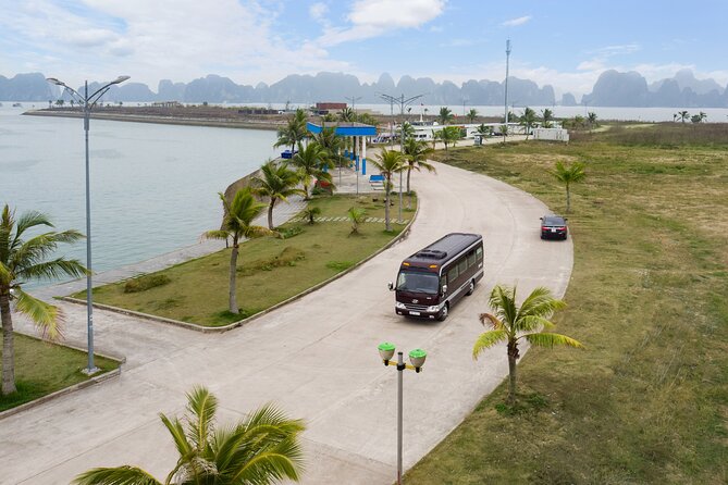 Luxury Limousine Bus transfer Ha Noi Old Quarter to Ha Long Bay - Rosa Eco Bus comfort: what luxury means on a 4-hour drive