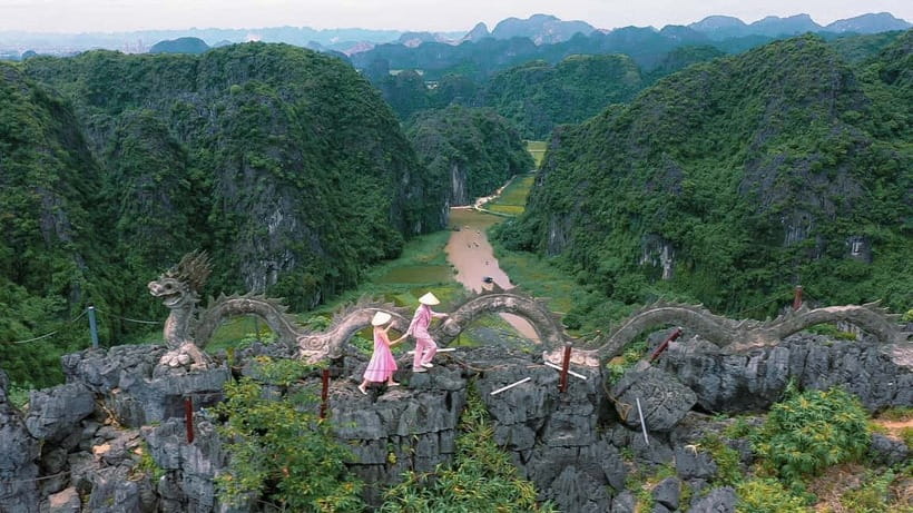 Luxury Limousine Tour: Hoa Lu, Trang An/Tam Coc & Mua Cave - Key things that make this tour worth your time