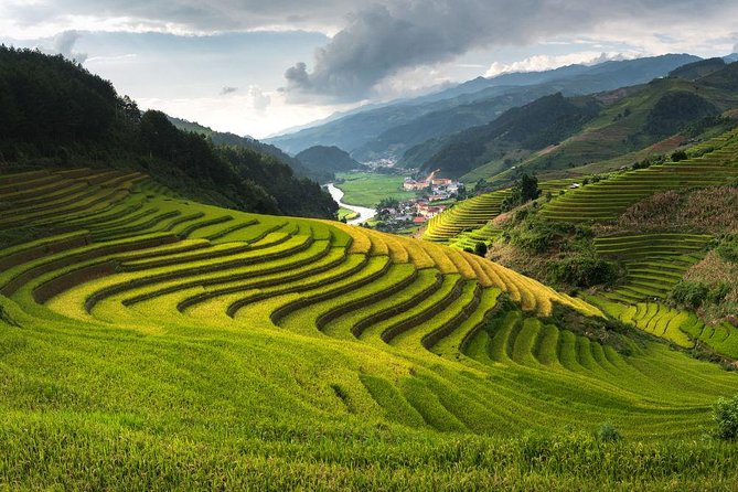 LUXURY SAPA TOUR 2D1N -Stay At 5 Star Hotel-Transfer by sleep bus - Homestay night: why the food and room details matter