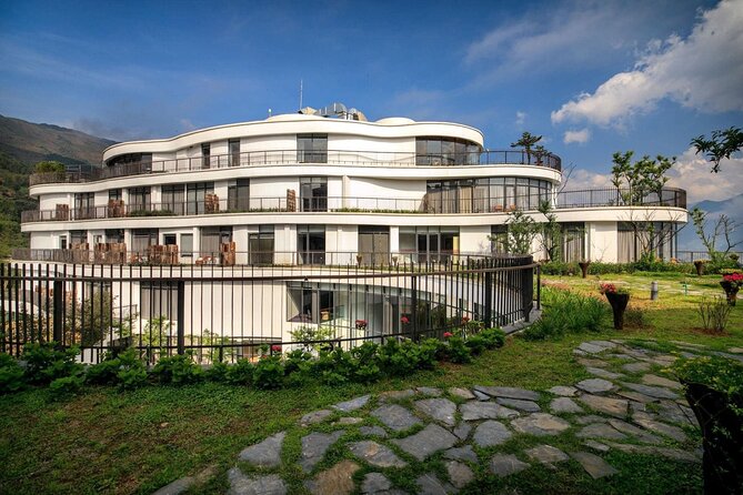 LUXURY SAPA TOUR 2D1N -Stay At 5 Star Hotel-Transfer by sleep bus - Day 2: the 5km walk to Y Linh Ho and the village-to-village trekking