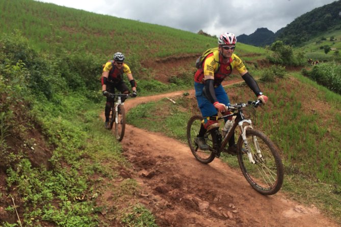 Mai Chau 3 days electric mountain bike trails - Day 3: Mountain pass downhill to Kho Muong’s terrace rice fields