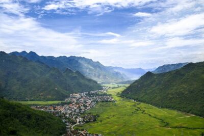 Mai Chau Day Tour from Hanoi – Bike & Ethnic Village Experience - Getting from Hanoi to Mai Chau: early pickup and real travel time