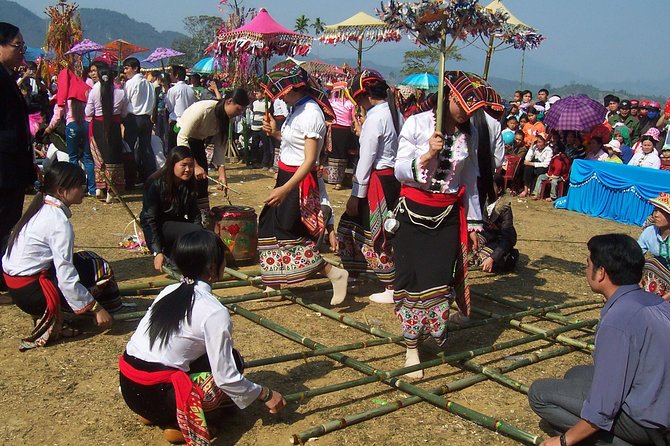 Mai Chau Nature village private Day Trip - Pom Coong Village: Thai textiles, weaving, and time to look closely