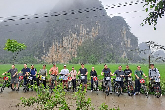 Majestic Ninh Binh Discovery: Mua Cave & Tam Coc private tour - Spice Garden Tamcoc lunch: a calm reset before the boats