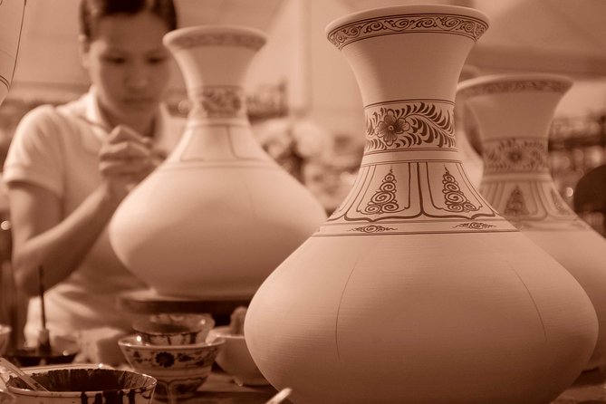 Mix Bat Trang Ceramic Village And Real Hanoi Scooter Tour - Bat Trang Ceramic Village Time: Walk, See, and Use Your Eyes