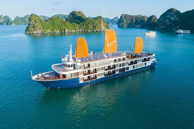 Mon Cheri Cruises 2 Days 1 Night - Evening on Board: Dinner Service and Nighttime Bay Atmosphere