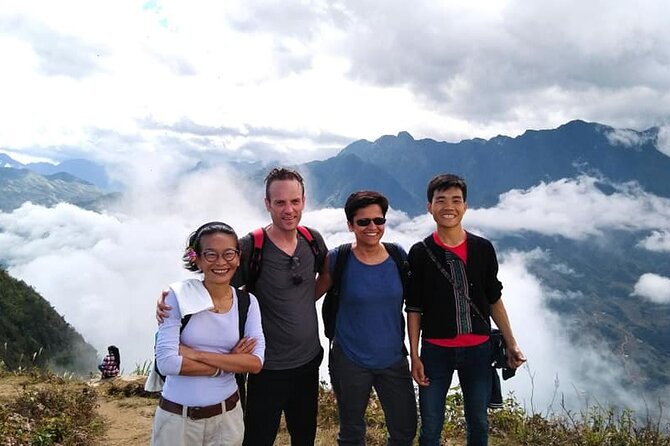 Mountain views and villages trek – 1 Day - Ham Da village in the Black Hmong community: more than a photo stop