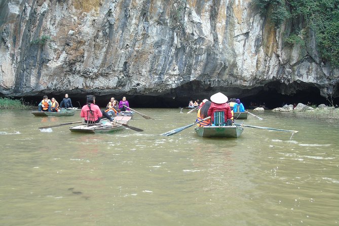 Mua cave - Hoa Lu - Tam Coc- Small Group - Guides and vehicles: why this feels smoother than random hopping