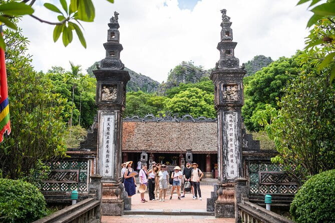 Multi Day Tour in Ninh Binh and Halong from Hanoi - Day 2 on Halong Bay: Sung Sot Cave, Luon kayaking, and Ti Top views