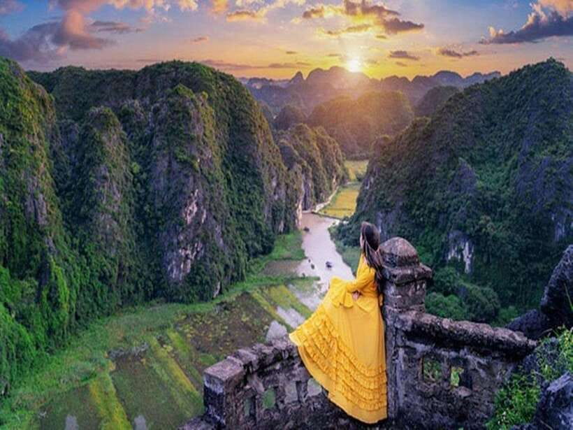 Ninh Binh 1-day tour Bai Dinh Trang An Mua Cave Small Group - Trang An boat cruise: why the caves feel like the main event