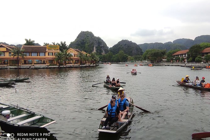 Ninh Binh 1 Day Tour(Tam Coc - Mua Cave - Bich Dong) - Tam Coc Sampan Boat Ride: Limestone Caves on the River