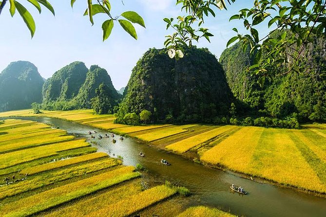 Ninh Binh 1 Day Trip With Mua Cave and Dragon Mountain Hiking - Hoa Lu Temple complex: old power, later architecture, meaningful stop