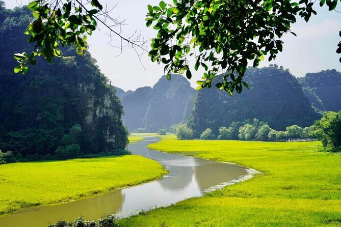 Ninh Binh 1 Day Trip With Mua Cave and Dragon Mountain Hiking - Lunch, comfort, and what you’re actually paying for