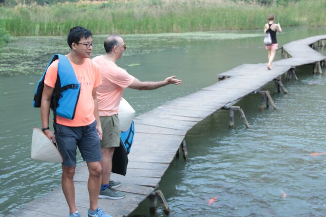 Ninh Binh 2 Day 1 Night Trip Small Group Tour With 4 star Hotel - Hoa Lu temples (Dinh and Le Dynasties): royal stories in stone